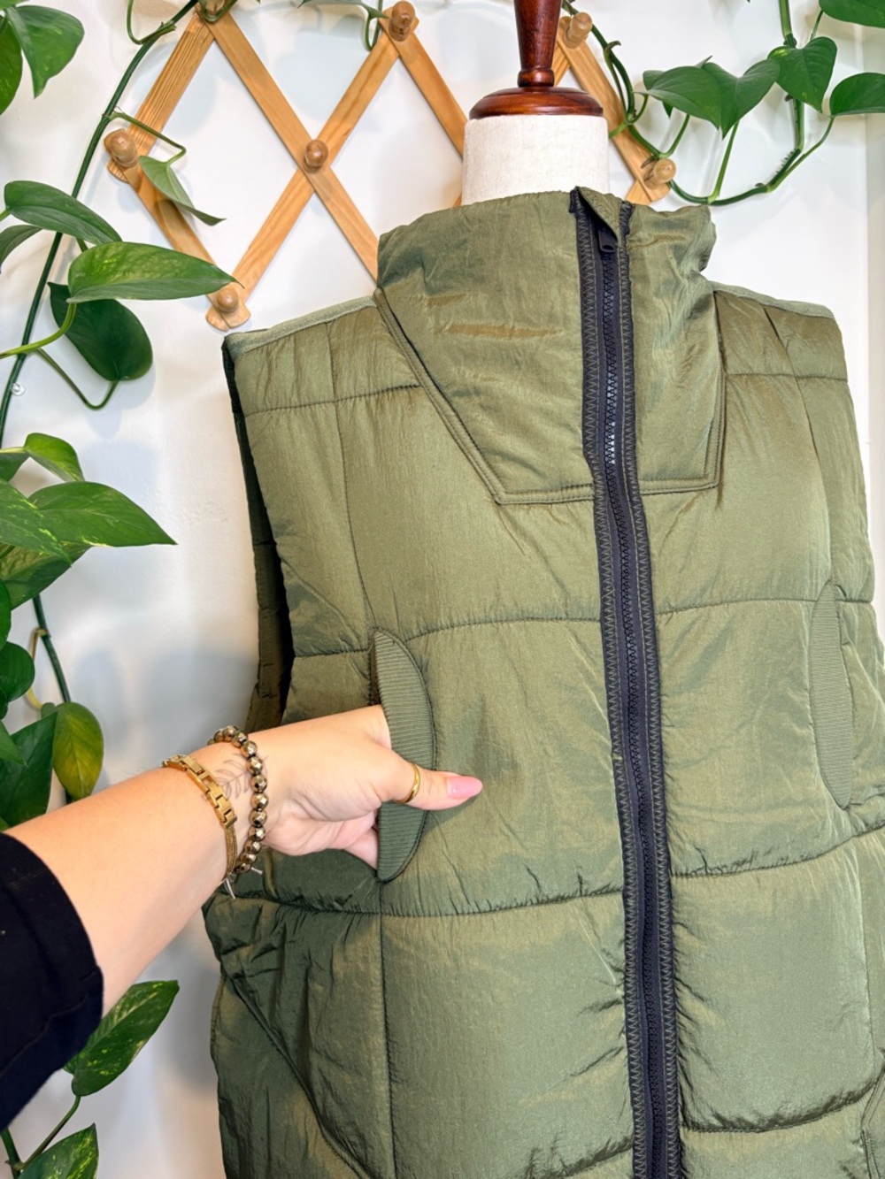 FREE PEOPLE On The Move Green Puffer Vest - Picture 3 of 16